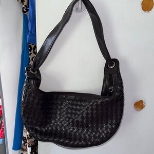 Woven brown shoulder bag